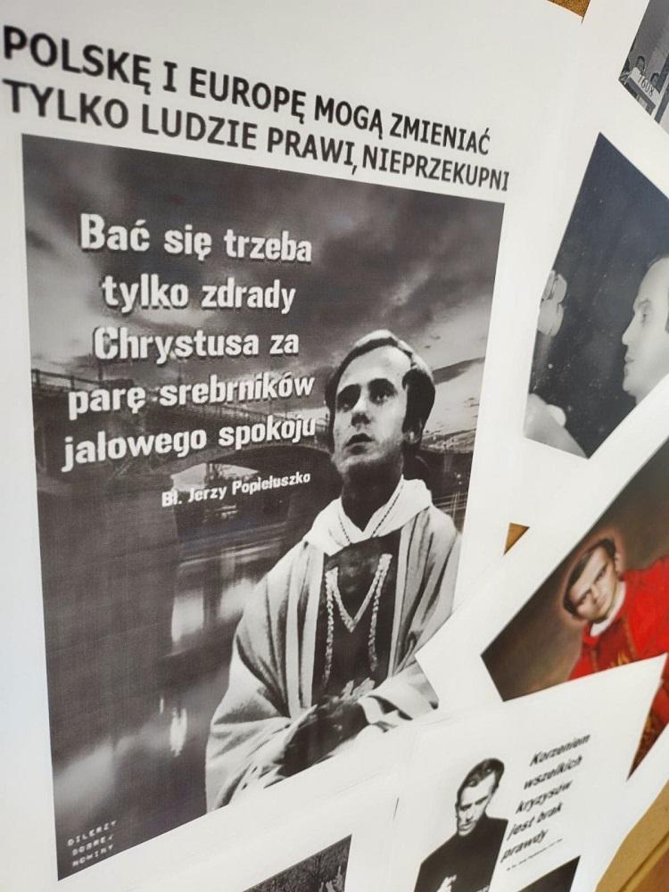 „Prawda kosztuje dużo, lecz wyzwala”