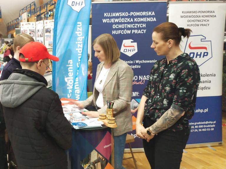 OHP na XIV Ogólnomiejskich Targach Edukacyjnych Szkół Ponadpodstawowych w Grudziądzu 