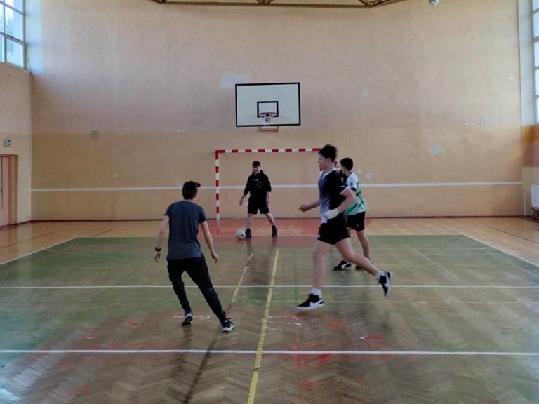 Sportowe zajęcia w ramach programu „Zdrowo i aktywnie” w sanockim Hufcu