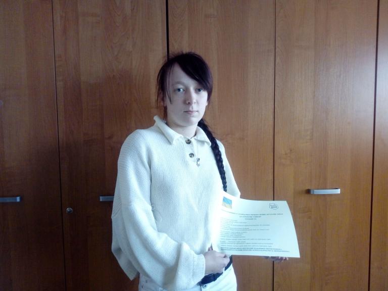 Uczestniczka z 11-19 Hufca Pracy w Słupsku z dobrocią dla potrzebujących z Ukrainy