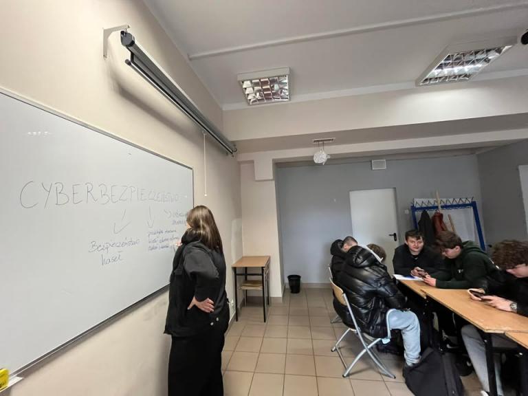 Cyberbezpieczeństwo – jak być bezpiecznym w sieci ?