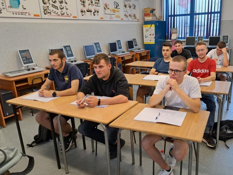 Kurs operatora obrabiarek CNC w CEiPM Krosno zakończony