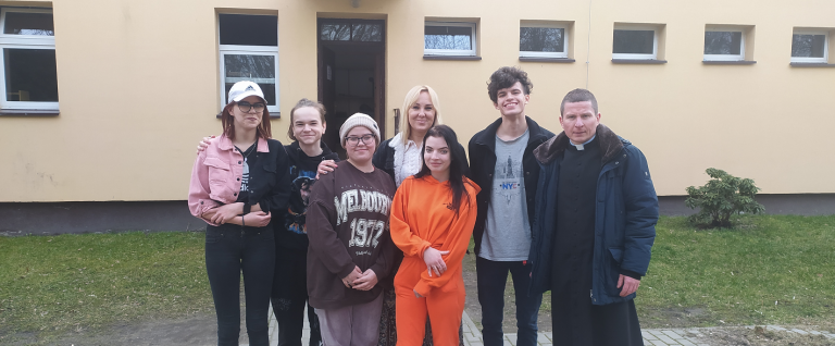 Spotkanie Duszpasterza Wielkopolskiej Wojewódzkiej Komendy OHP z uczestnikami Ośrodka Szkolenia i Wychowania w Niechanowie
