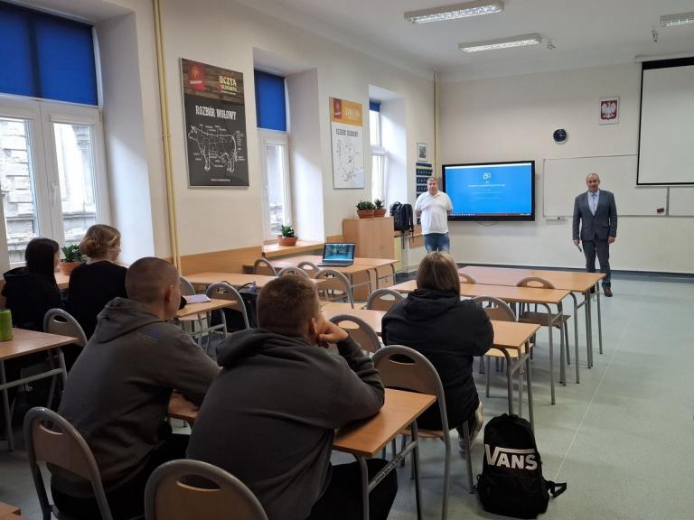 Wirtualna rzeczywistość przyszłością rynku pracy