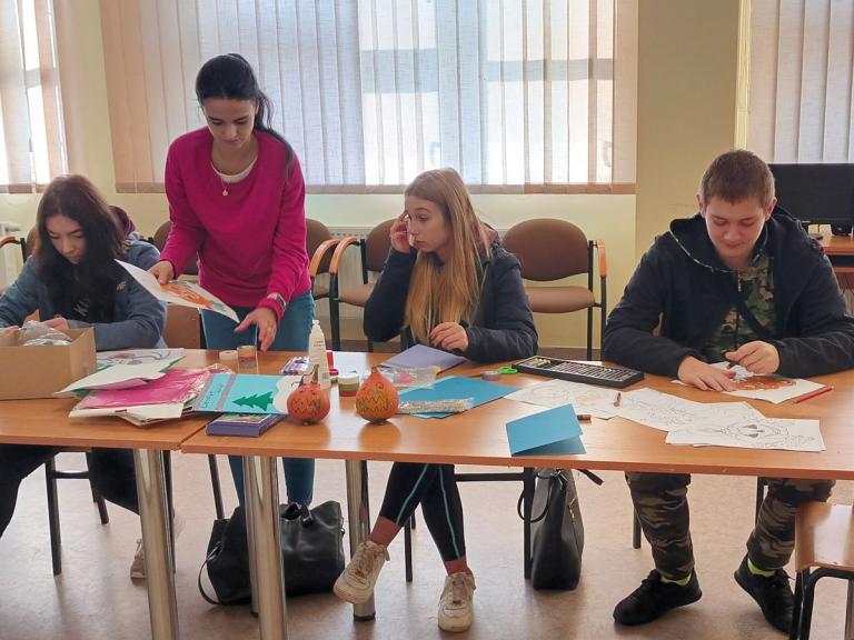  „W Krainie Sztuki”- zajęcia plastyczne w OSiW