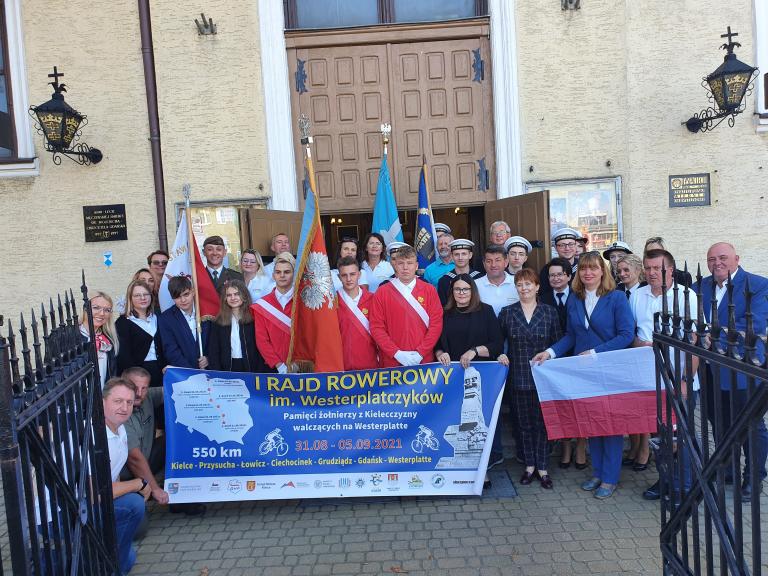 UDZIAŁ STARACHOWICKICH KUCHARZY W KONKURSIE KOMENDY GŁÓWNEJ