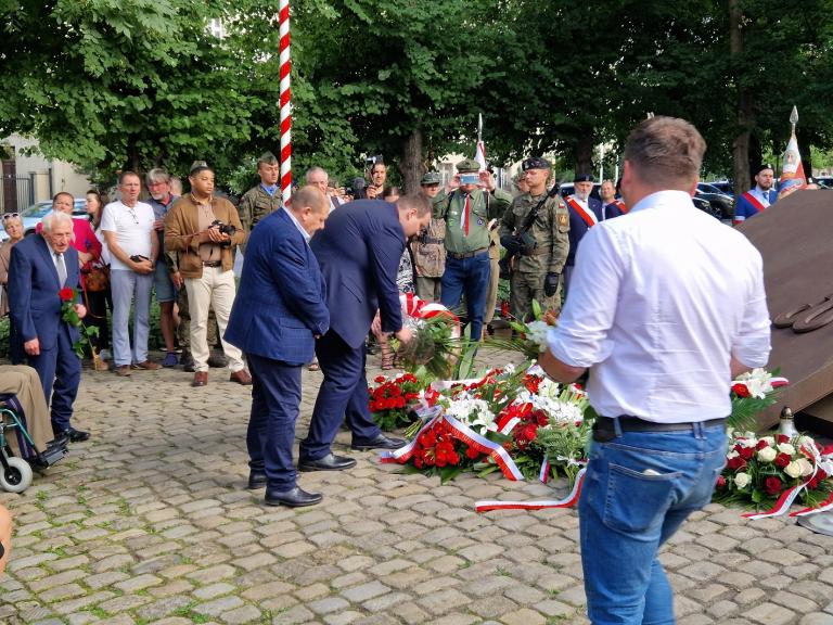Zastępca Wielkopolskiego Wojewódzkiego Komendanta OHP upamiętnił 78. Rocznicę Wybuchu Powstania Warszawskiego