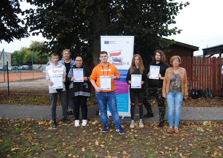 Certyfikaty Youthpass rozdane – Europejski Korpus Solidarności projekt „Polska w Europie”