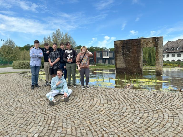 Uczestnicy z Ośrodka Szkolenia i Wychowania w Chraplewie z wizytą studyjną u pracodawcy 