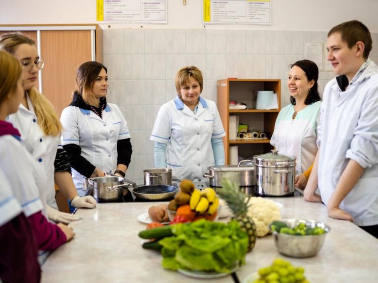 Inicjatywa „Czwartek słodki nie tylko tłusty” w OSiW Iwonicz