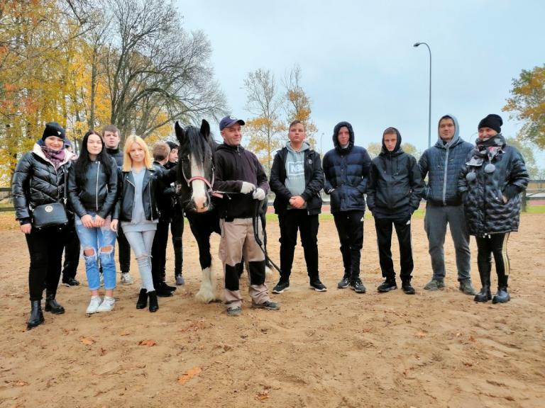 Wasików: „Nową drogą pójdziemy odważnie” – wycieczka edukacyjna