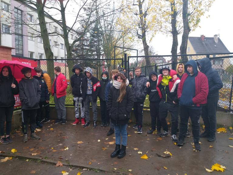 Młodzież z 11-19 Hufca Pracy w Urzędzie Miejskim w Słupsku