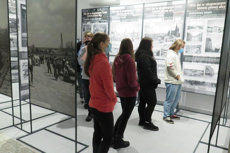 Rada Młodzieży na lekcji historii w Muzeum im. Józefa Mehoffera w Turku