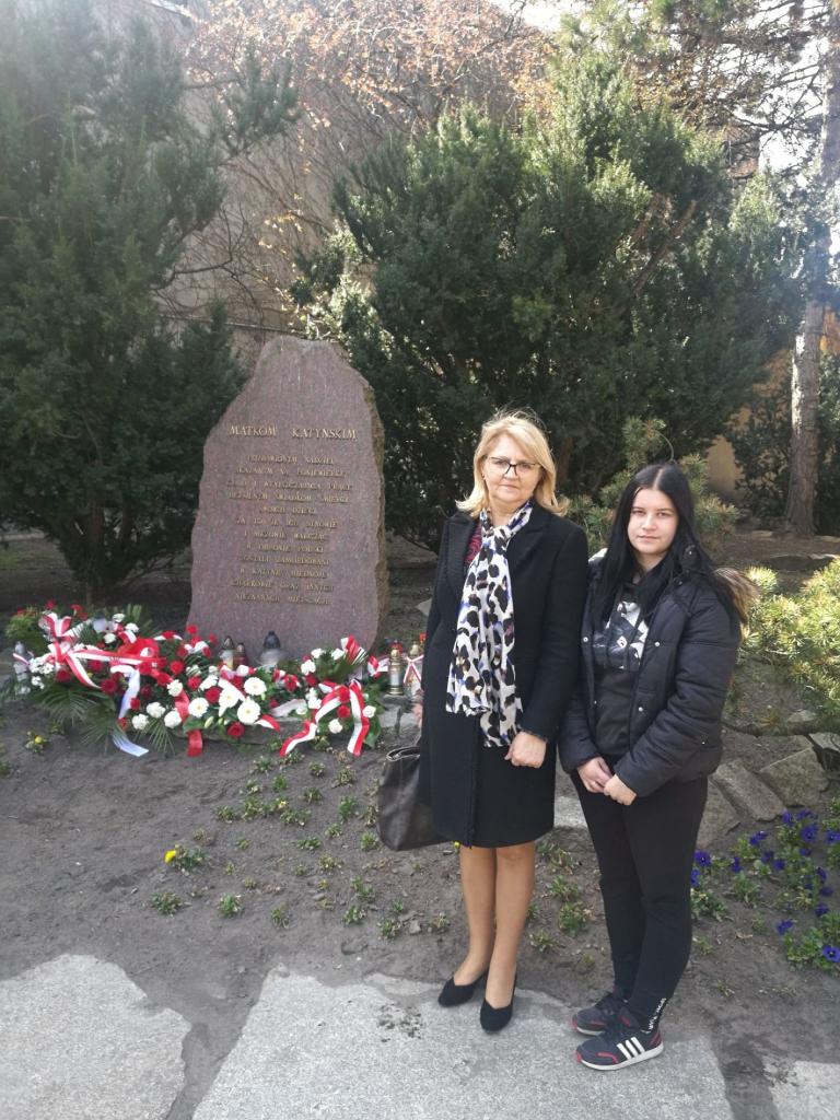 Obchody 82. rocznicy zbrodni katyńskiej w Hufcu Pracy w Lesznie