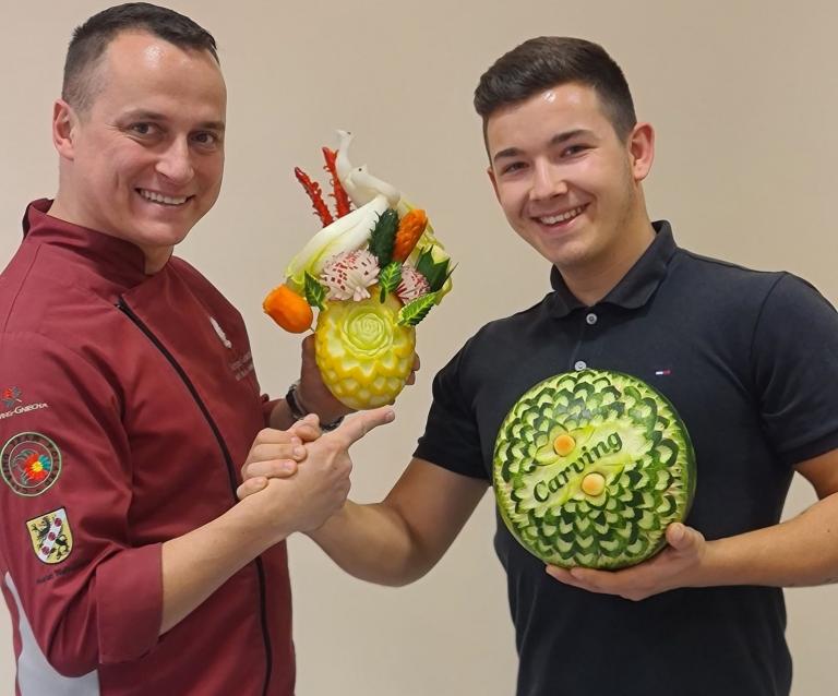 Szkolenie „Carving- rzeźbienie w owocach i warzywach, dekoracja potraw”