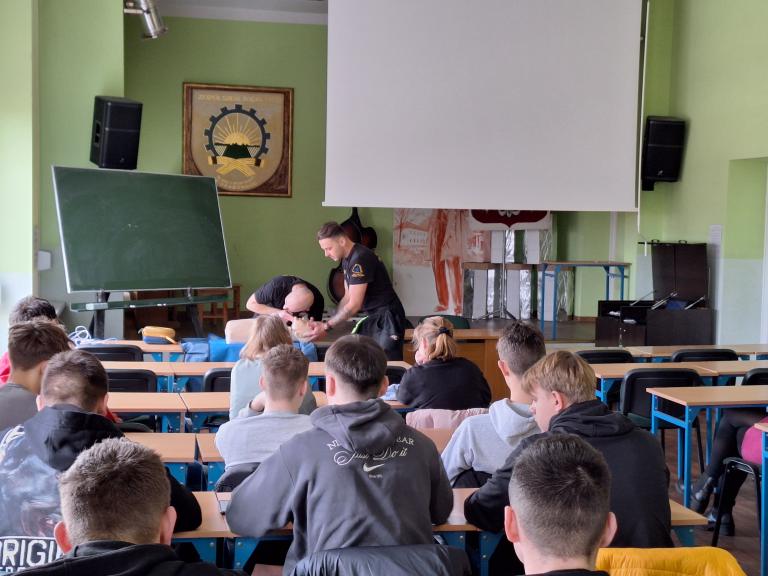 Szkolenie z pierwszej pomocy przedmedycznej w Hufcu Pracy w Gostyniu