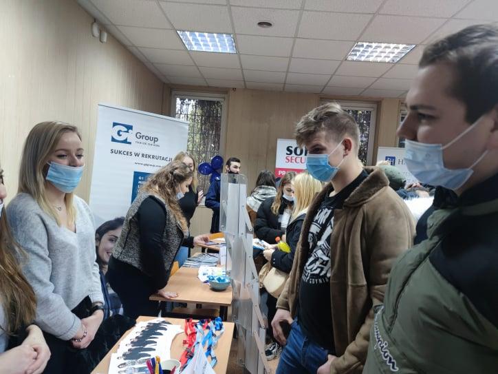 11- 12 Hufiec Pracy w Gdyni na Targach Pracy w Gdańsku