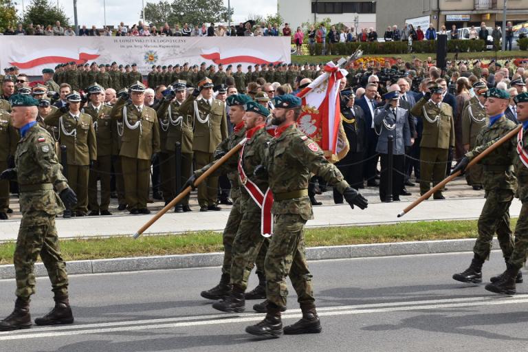 Łomża: Uroczystości nadania sztandaru