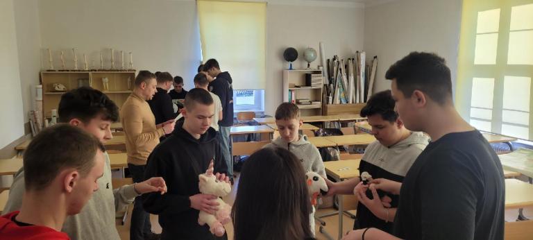 „Mój pluszak mój głos – odwaga w wyrażaniu siebie” w 11-23 Hufcu Pracy w Słupsku