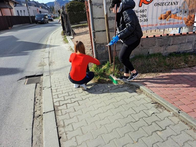 Wiosenne sprzątanie w Myślenicach 