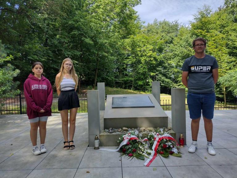 Młodzież dębickiego Hufca uczciła 81. rocznice likwidacji getta