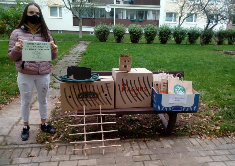 Zabawki do łódzkiego ZOO z 11-19 Hufca Pracy w Słupsku