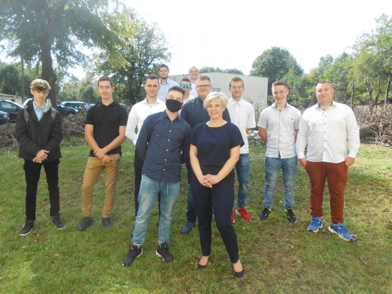 ABSOLWENCI W KONECKIM HUFCU PRACY
