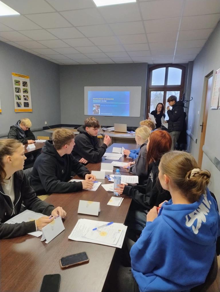 Projekt „AKTYWNI Z OHP”: w Pyskowicach ćwiczą kompetencje społeczne