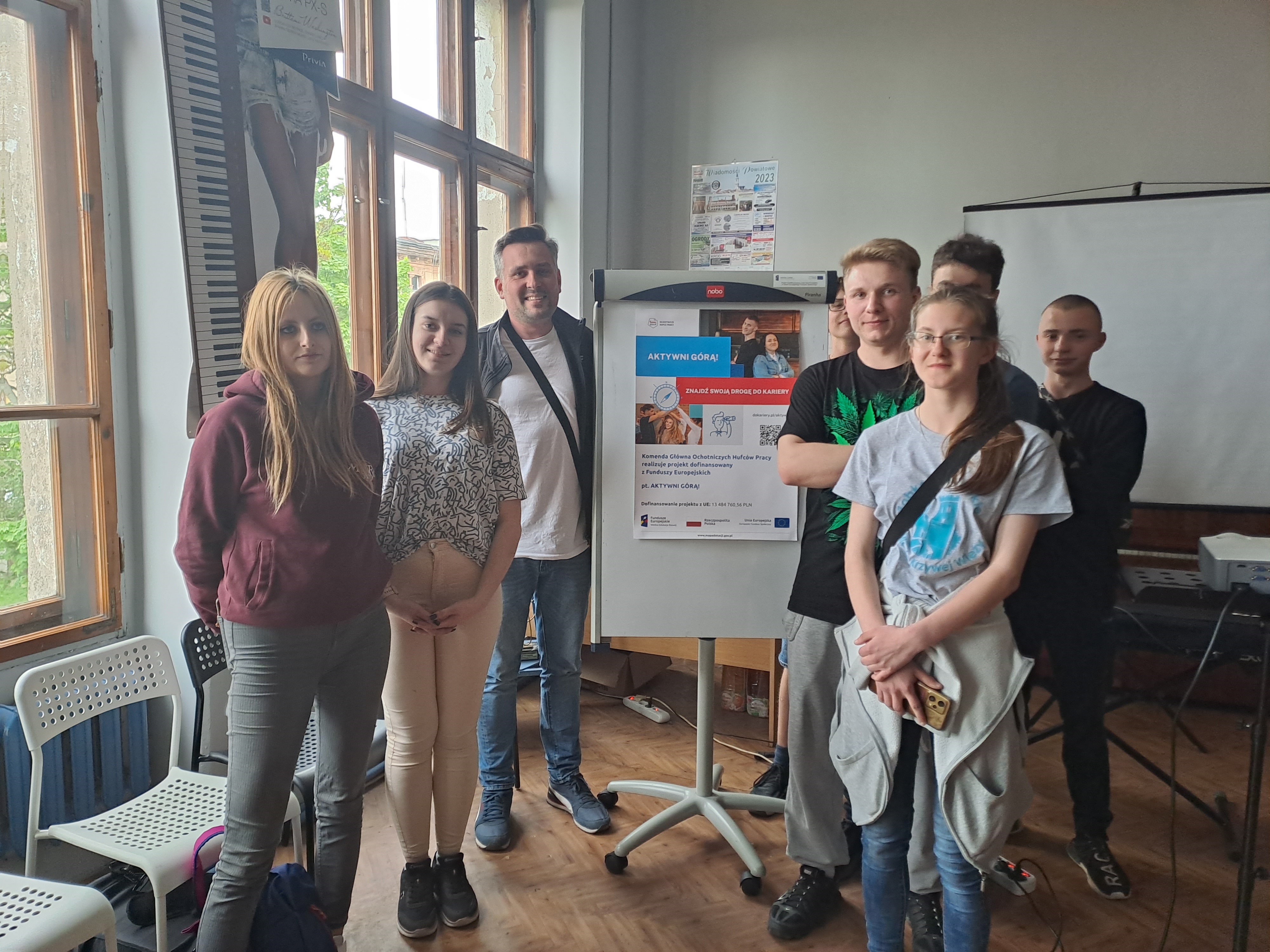 Uczestnicy Hufca Pracy z Ziębic rozpoczęli Kurs Prawa Jazdy kategorii B w ramach projektu „Aktywni górą!”