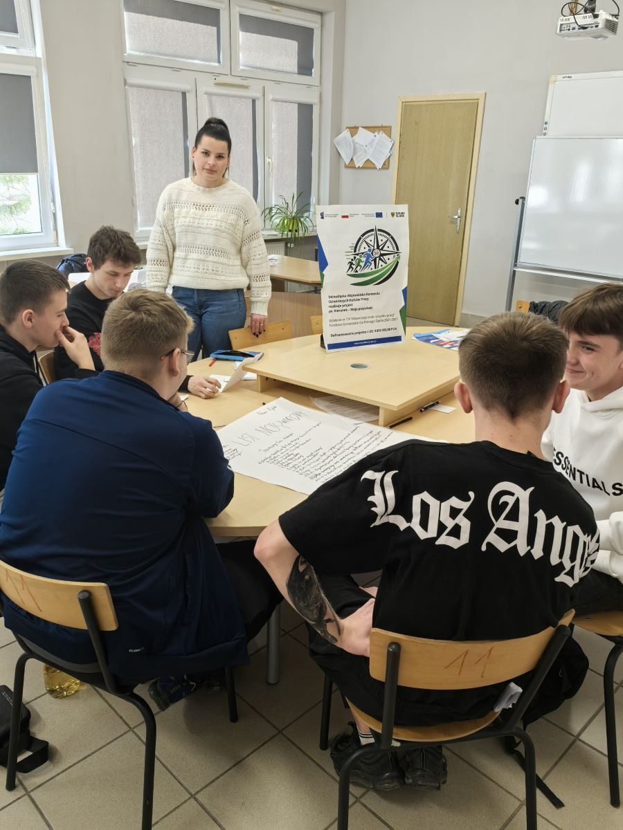 Szkolenia z zakresu umiejętności i kompetencji społecznych ESCO w 1-13 HP Przemków- Projekt „Kierunek - Moja przyszłość”.