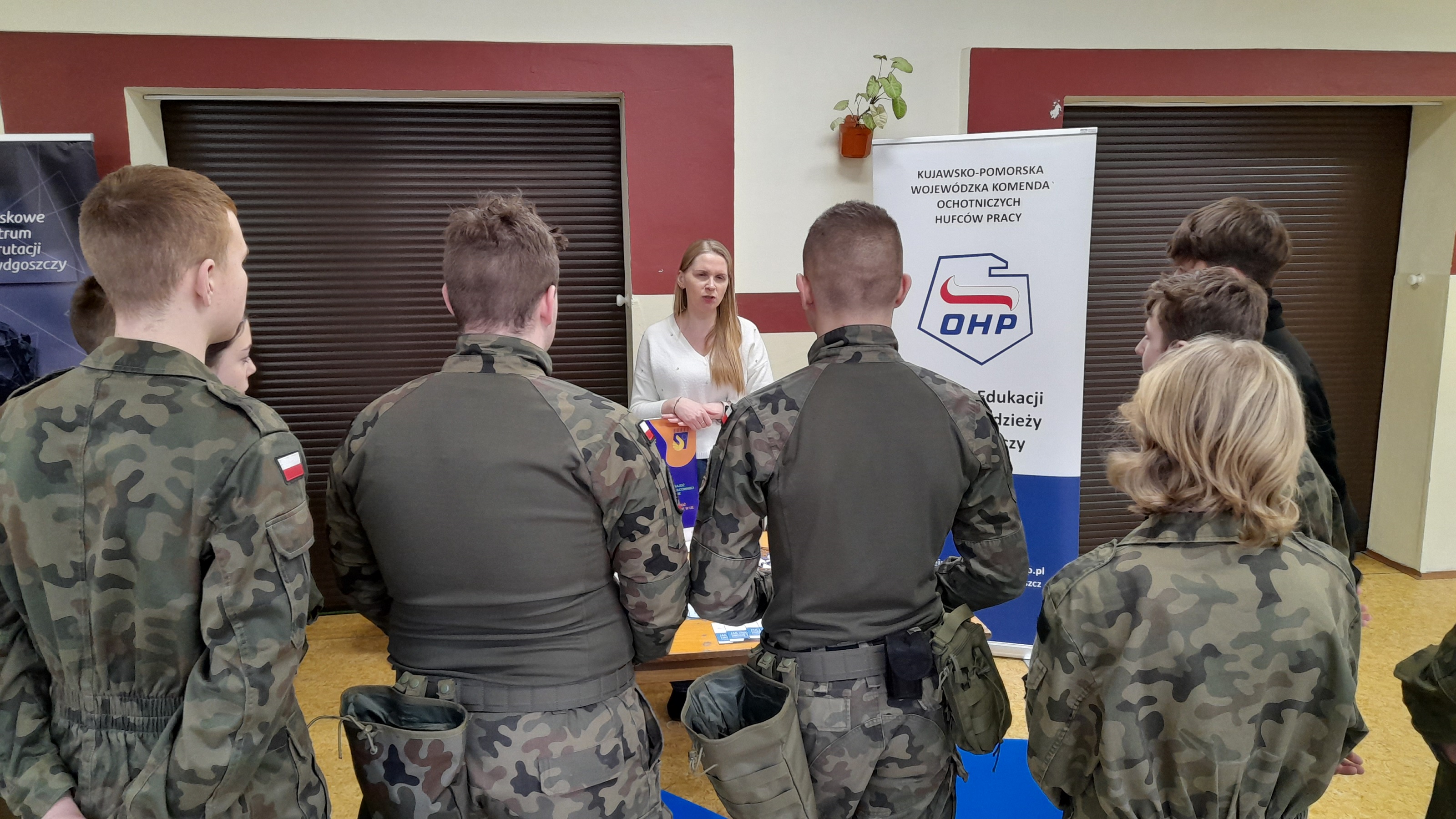 Fot.2-_Pośrednik_pracy_opowiada_o_usługach_MBP.jpg