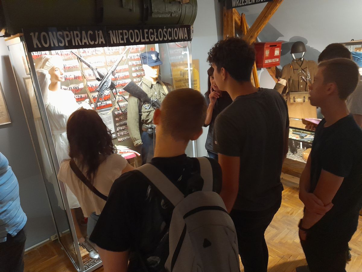 Zdj.4.Zakończenie programu Historia Nauczycielką życia 