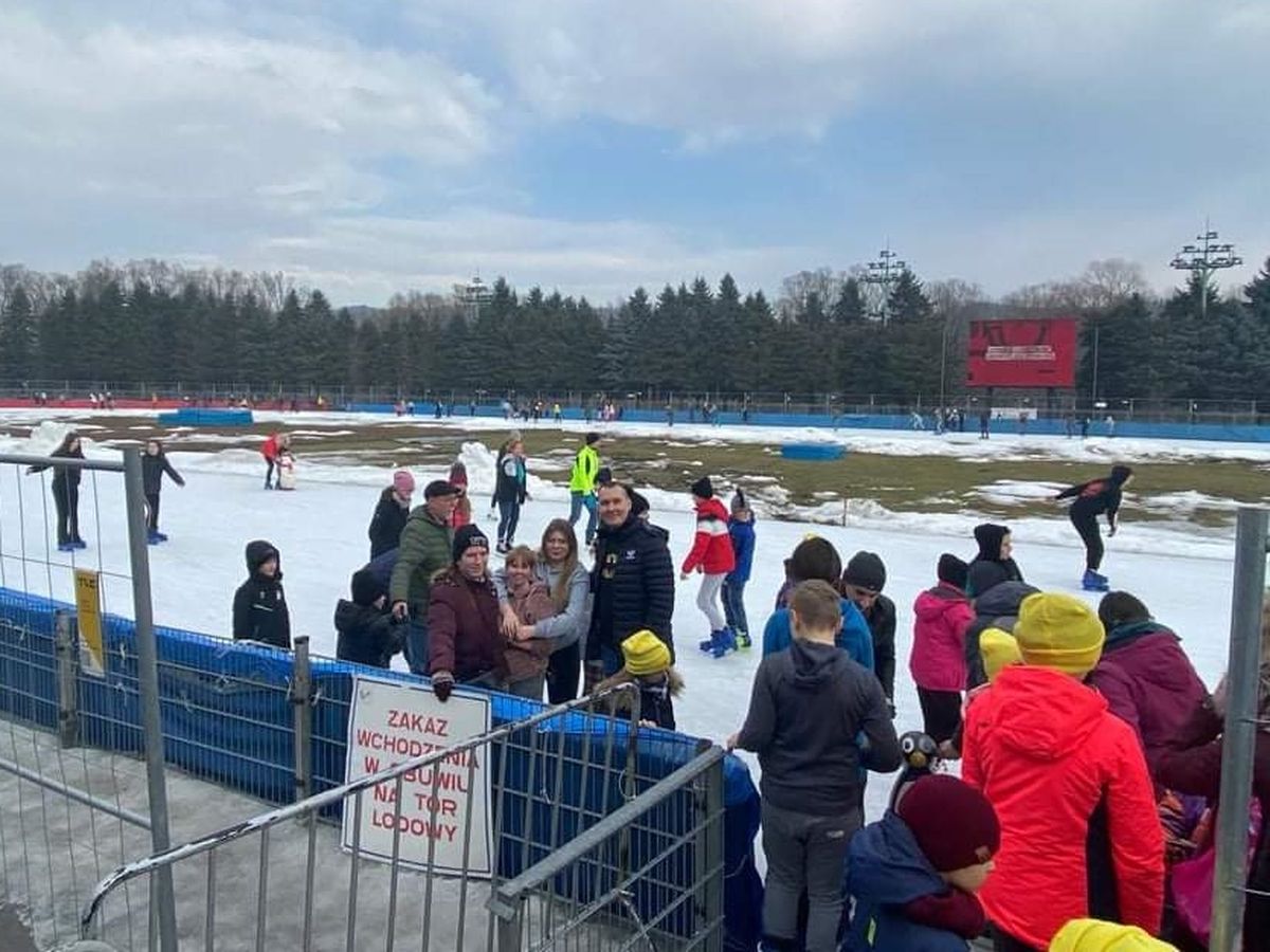 ZIMOWE ZAJĘCIA NA TORZE LODOWYM W SANOCKIM HUFCU 1