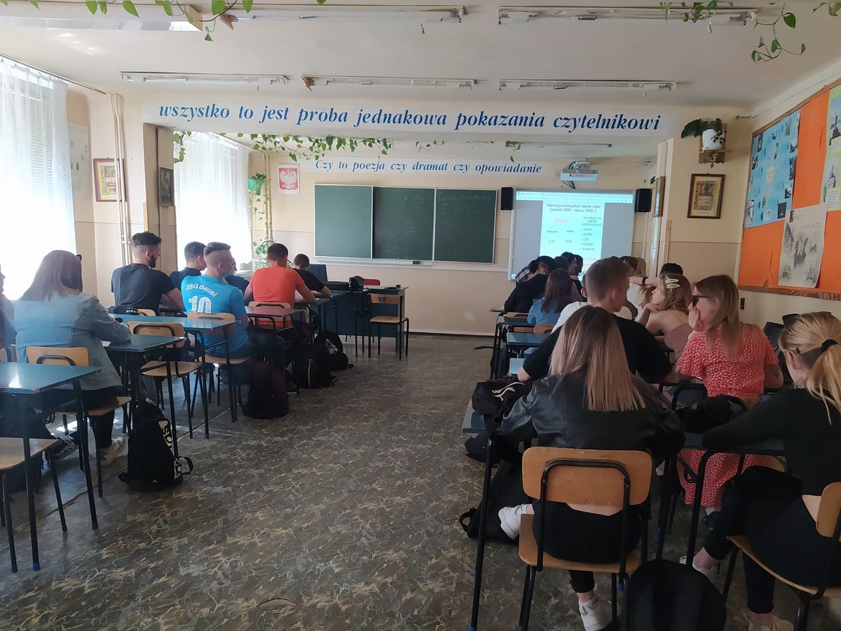 DZIELMY SIĘ ZDROWIEM I ŻYCIEM W PRZEMYSKIM 9 13 HUFCU PRACY2