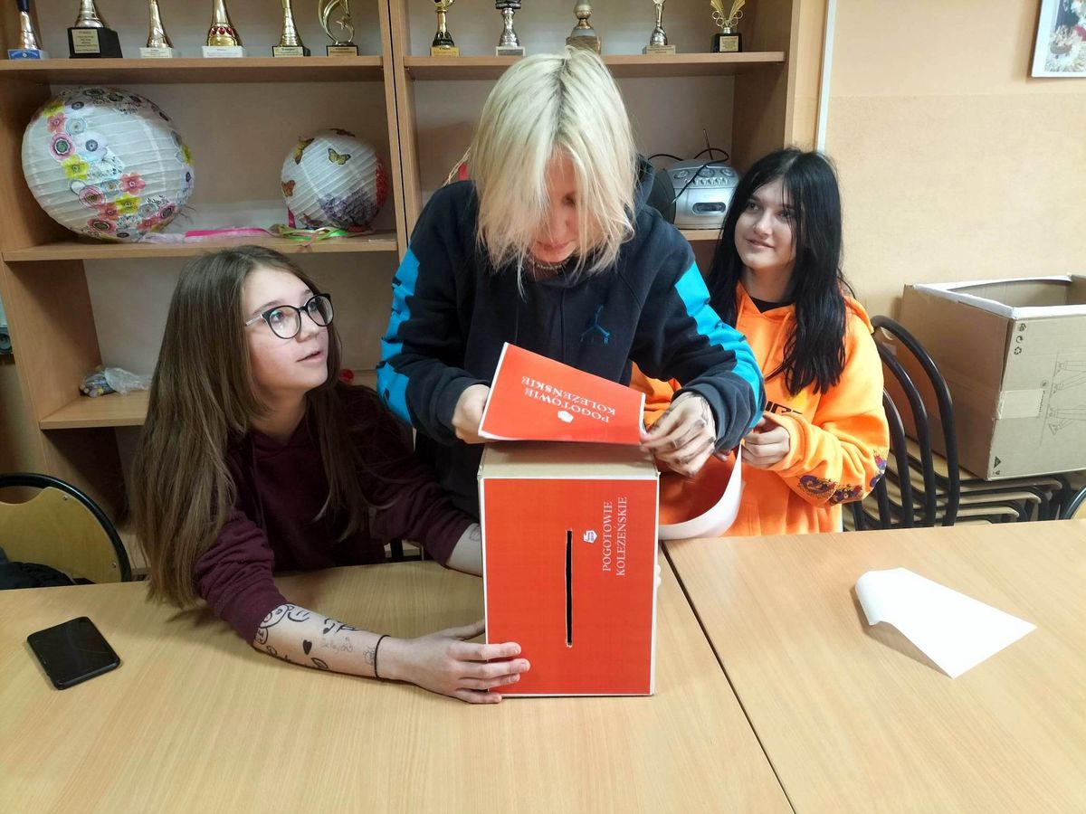 Pogotowie koleżeńskie w dębickim Hufcu Pracy 1