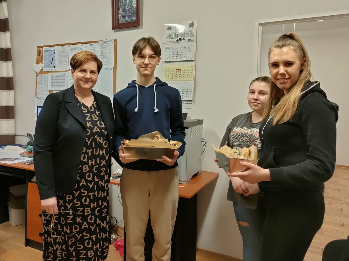 ZDROWO I SŁODKO W STALOWOWOLSKIM HUFCU PRACY 43
