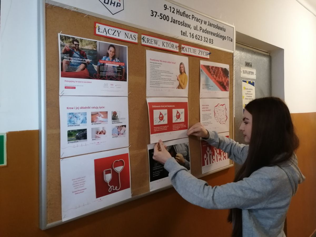 AKCJA PROMUJĄCA ODDAWANIE KRWI W 9 12 HUFCU PRACY 2