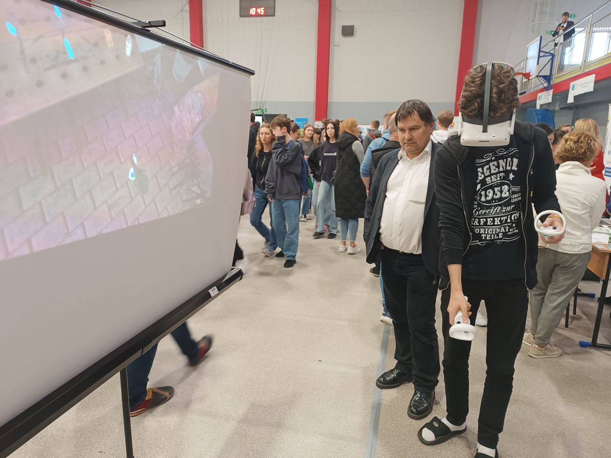 TARGI PRACY W LEŻAJSKU 5