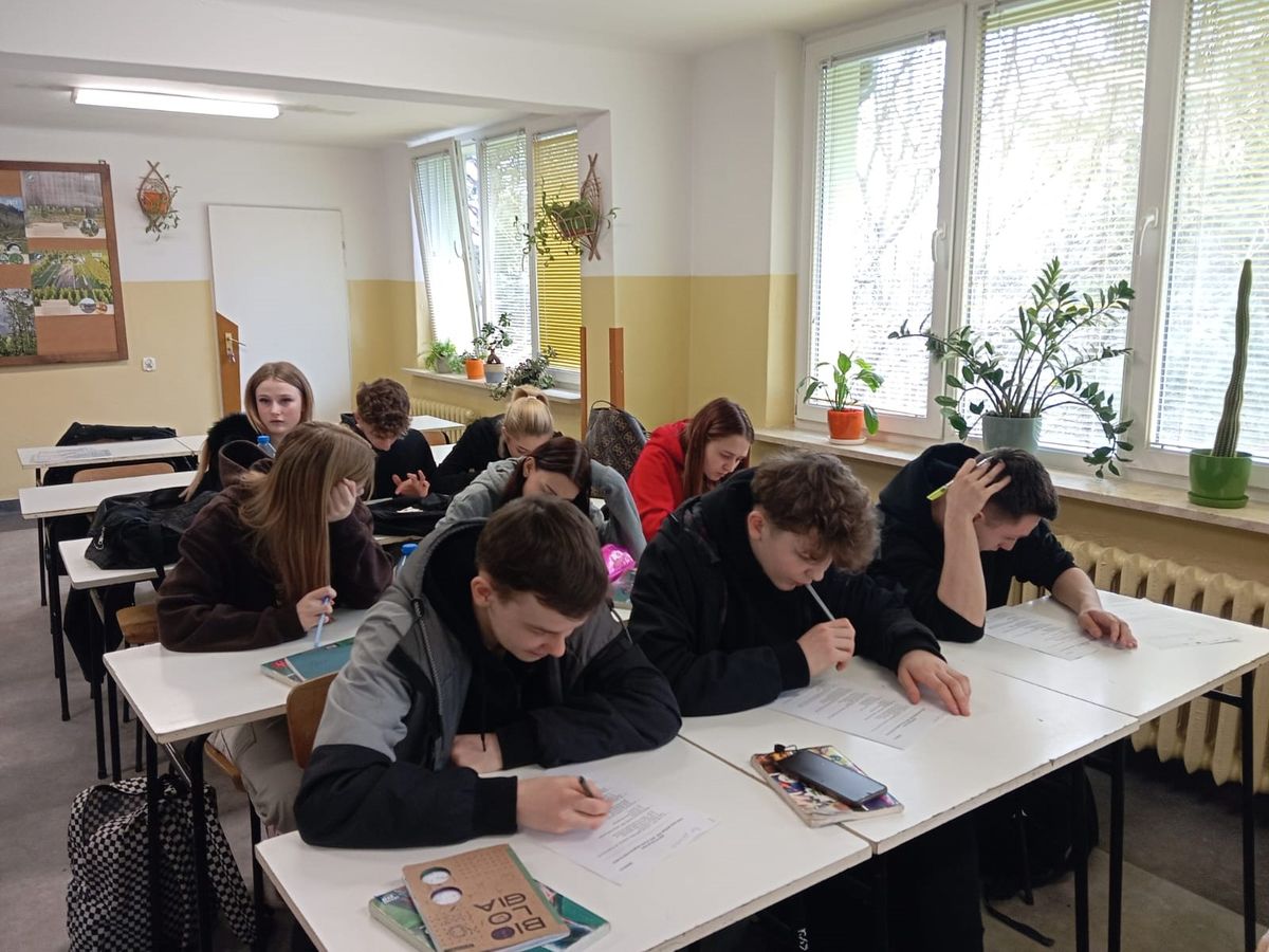 LOKALNY ETAP ZAWODÓW SPORTOWO OBRONNYCH W P ŚLU 10