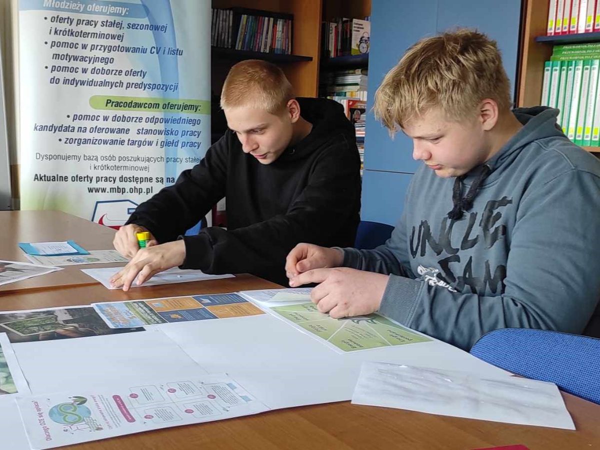 ZAINWESTUJ W NASZA PLANETĘ ŚWIATOWY DZIEŃ ZIEMI W 9 15 HUFCU PRACY W TARNOBRZEGU 9