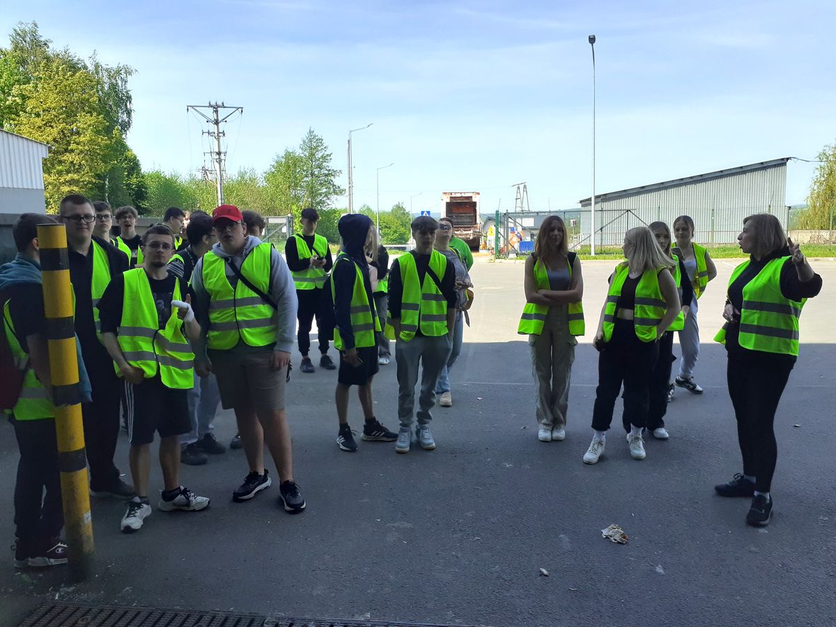 LEKCJA EKOLOGII W KROŚNIEJSKIM HUFCU 1