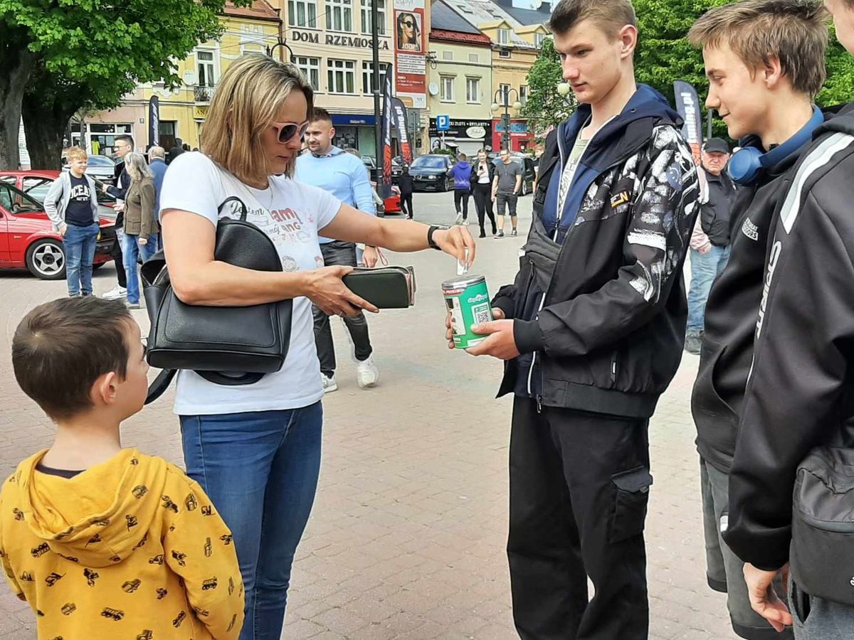 Zbiórka charytatywna w Dębicy 4