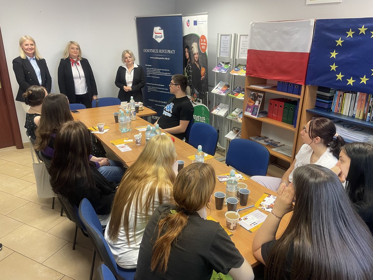 DZIEŃ SPOTKAŃ W RAMACH OBCHODÓW 20 LECIA POLSKI W UE I ROKU EDUKACJI EKONOMICZNEJ 3