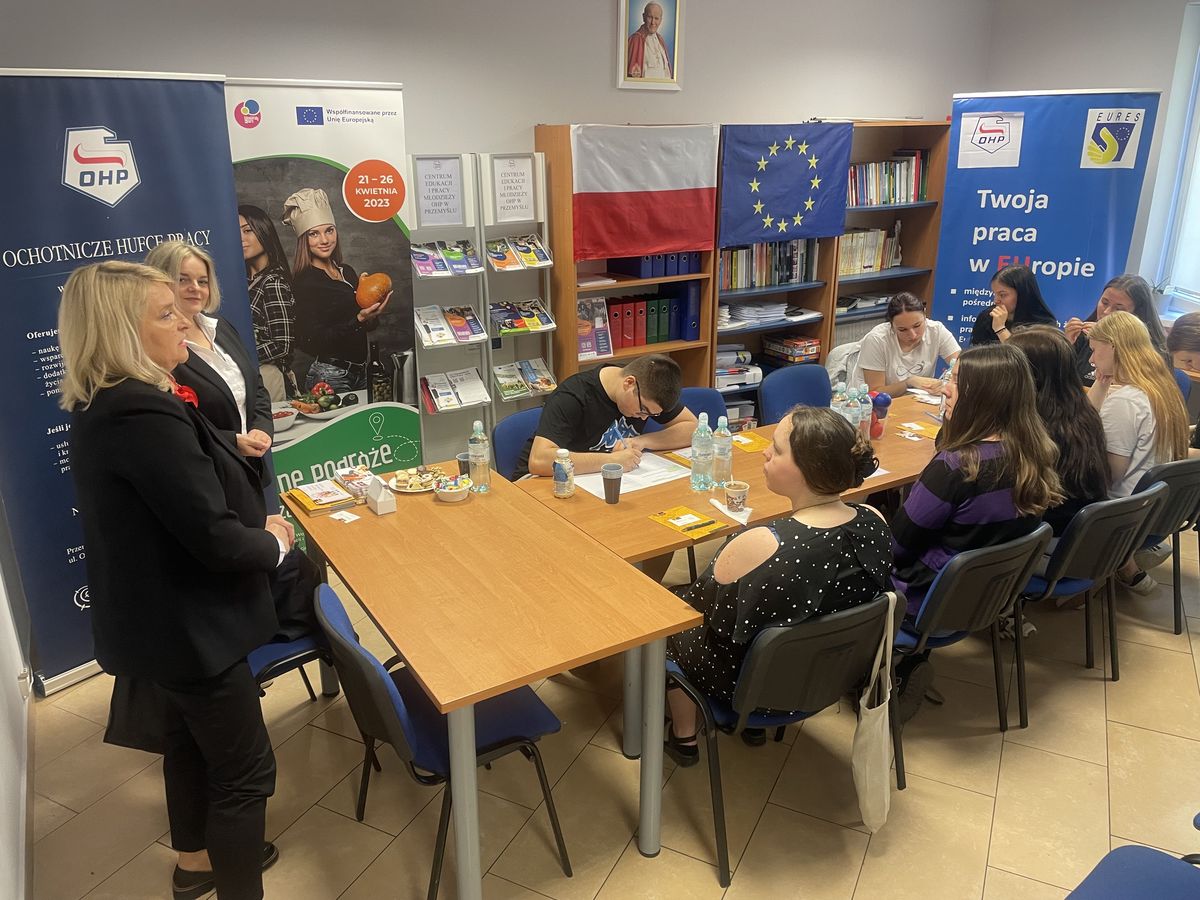 DZIEŃ SPOTKAŃ W RAMACH OBCHODÓW 20 LECIA POLSKI W UE I ROKU EDUKACJI EKONOMICZNEJ 4
