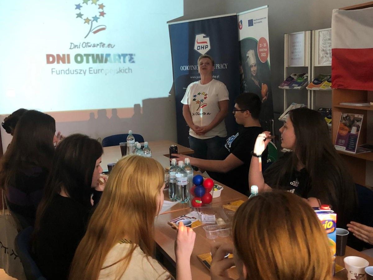 DZIEŃ SPOTKAŃ W RAMACH OBCHODÓW 20 LECIA POLSKI W UE I ROKU EDUKACJI EKONOMICZNEJ 5