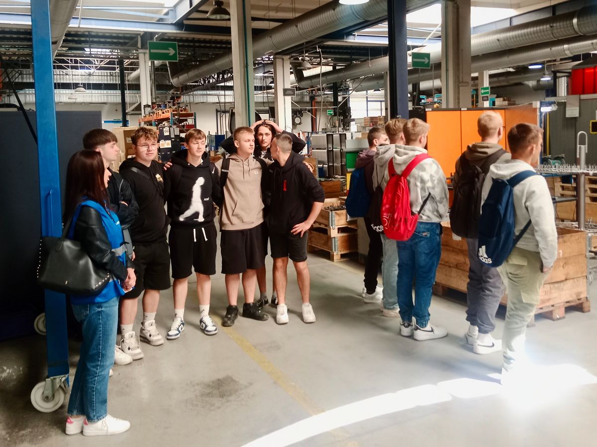 WIZYTA STUDYJNA DO ZAKŁADU PRODUKCYJNEGO CELLFAST W KROŚNIE 2