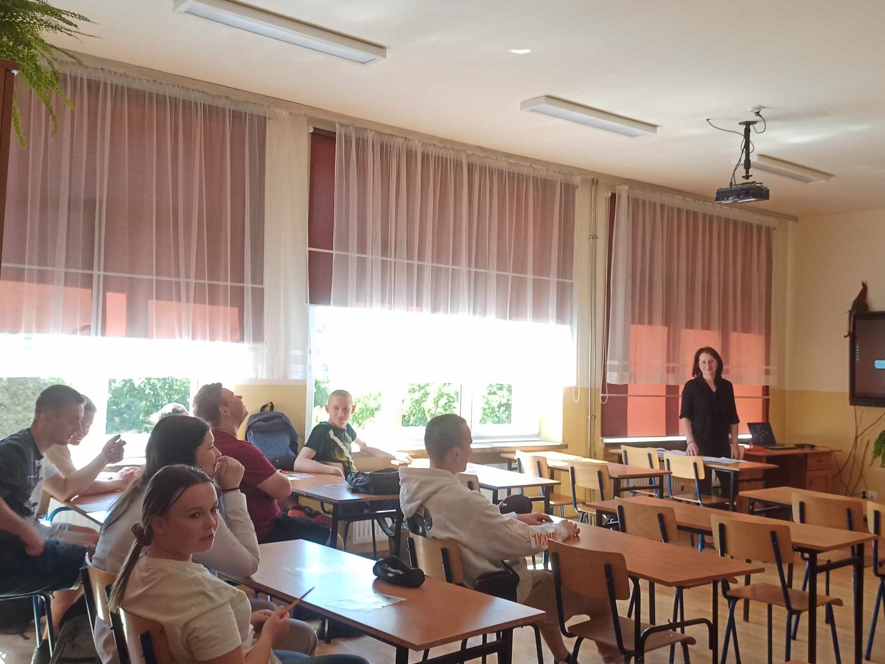 CZAS DECYZJI PODEJMOWANIE KOLEJNYCH WYBOROW EDUKACYJNO ZAWODOWYCH 4