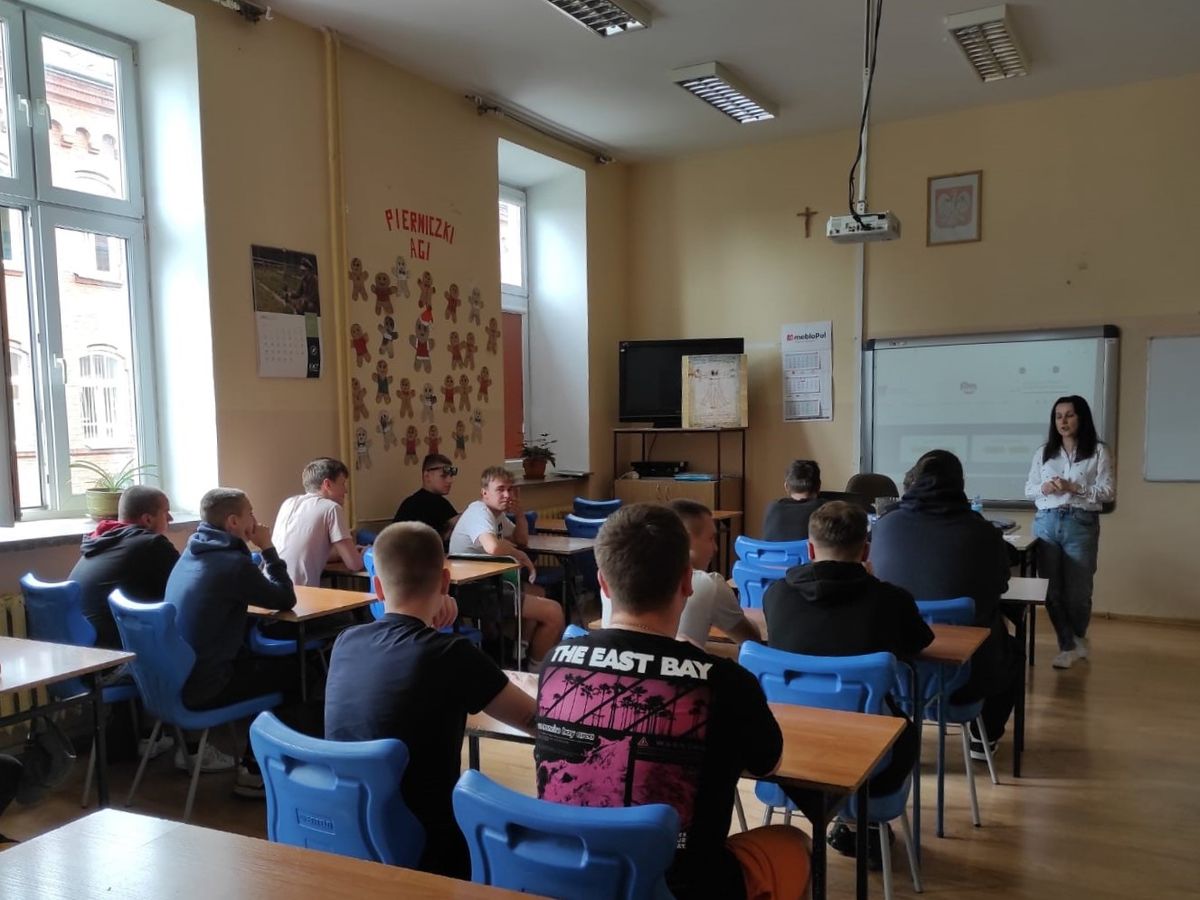 PIERWSZA PRACA NIE DAJ SIĘ ZASKOCZYĆ 3