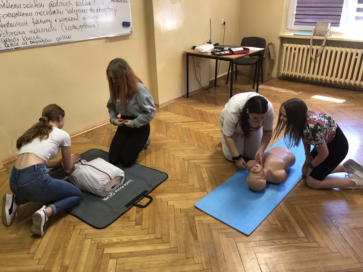 BEZPIECZEŃSTWO NA WAKCJE pierwsza pomoc przedmedyczna 5