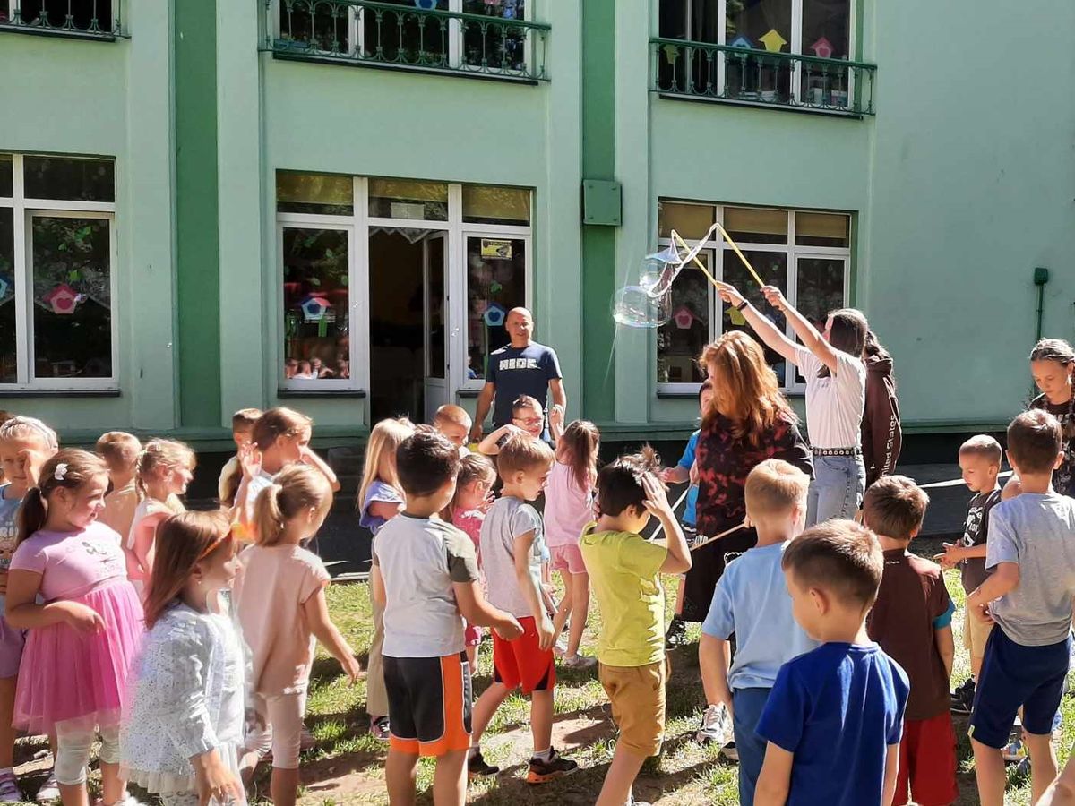 Czytanie bajek i zabawa z przedszkolakami w Dębicy 6